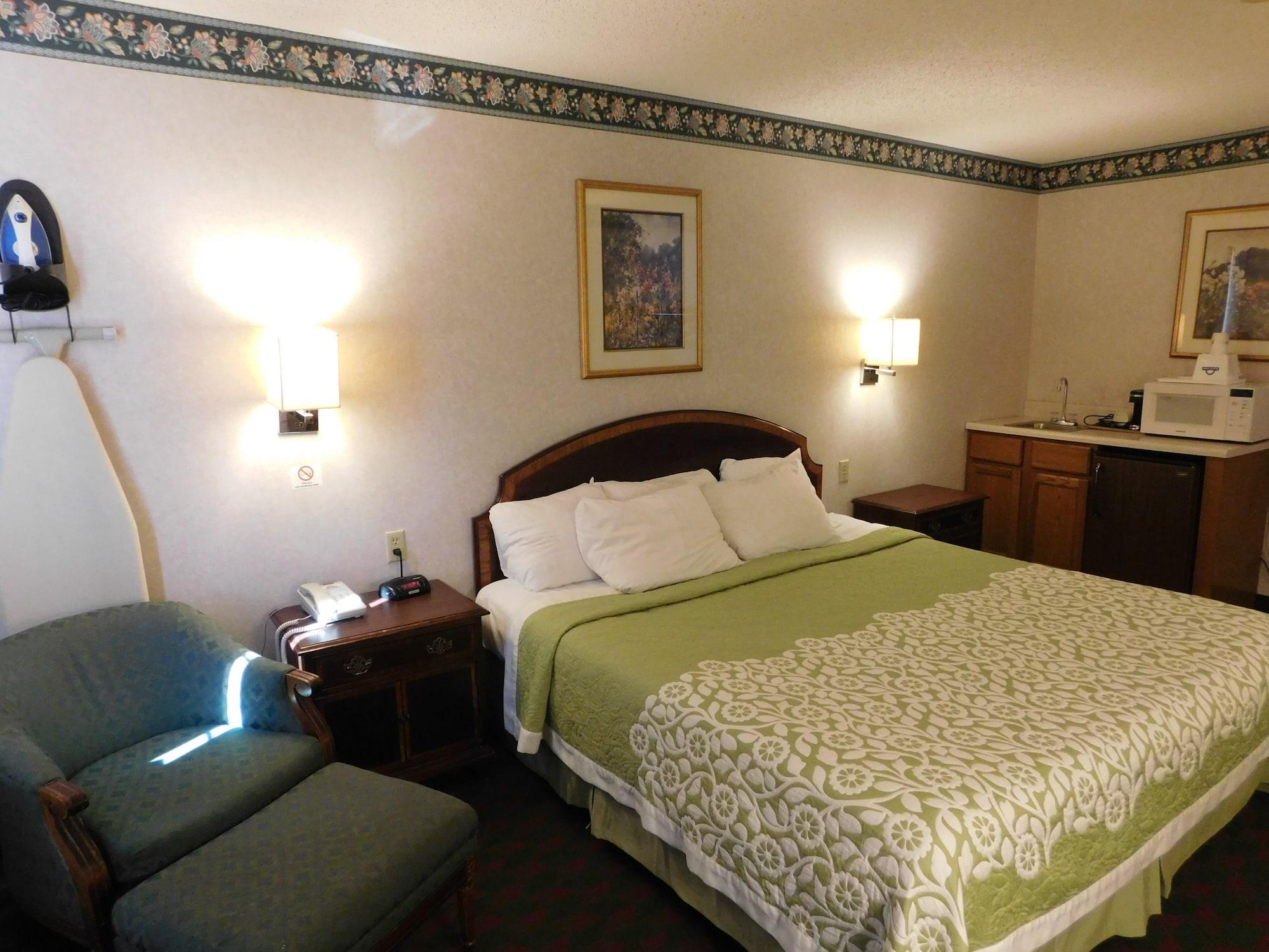 Days Inn By Wyndham Lexington Ne Εξωτερικό φωτογραφία