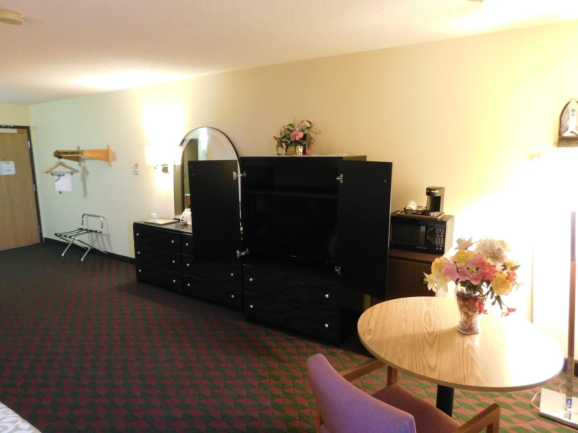 Days Inn By Wyndham Lexington Ne Εξωτερικό φωτογραφία