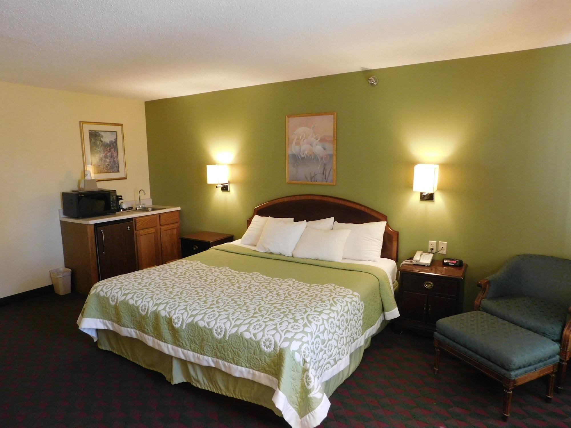 Days Inn By Wyndham Lexington Ne Εξωτερικό φωτογραφία