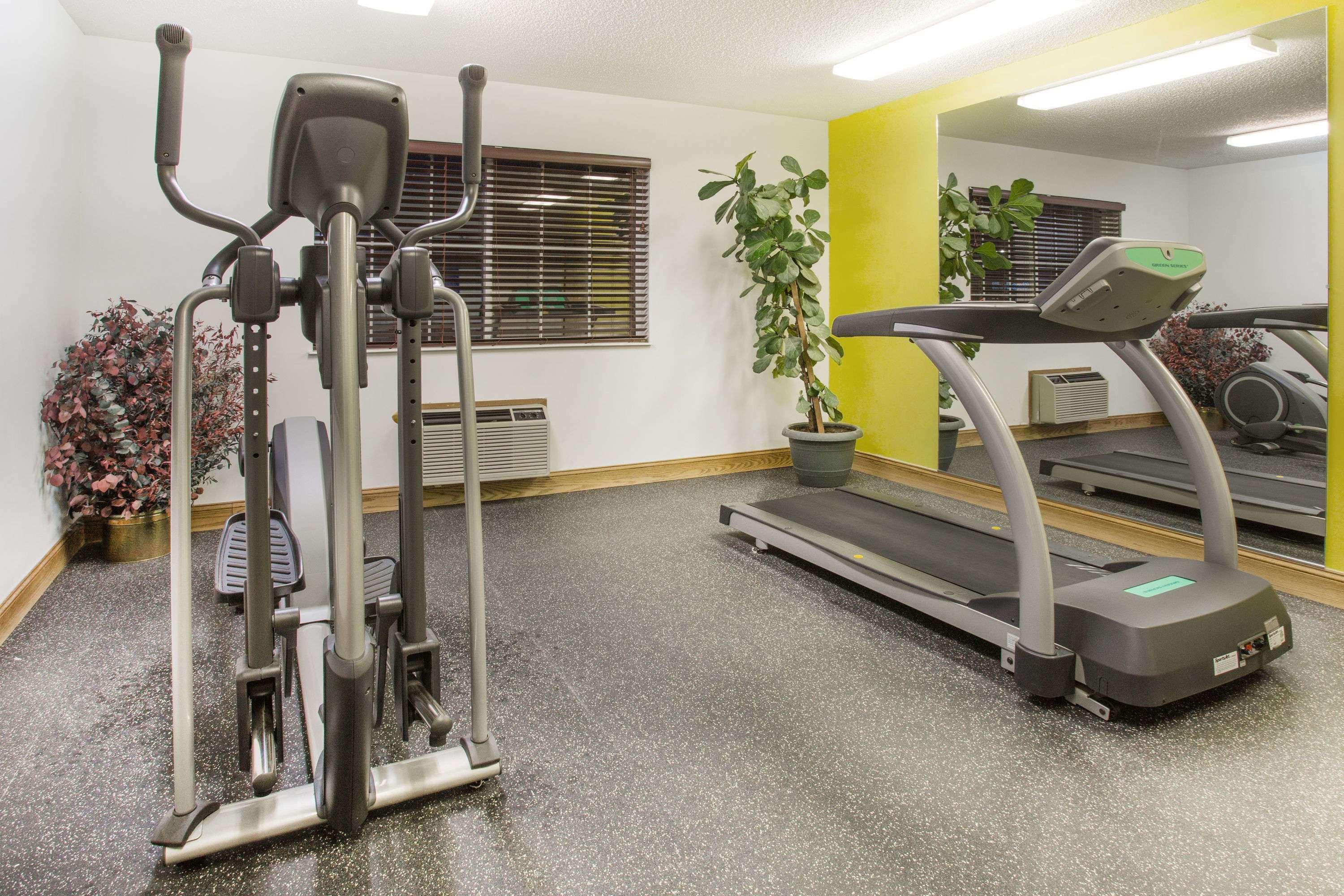 Days Inn By Wyndham Lexington Ne Εξωτερικό φωτογραφία