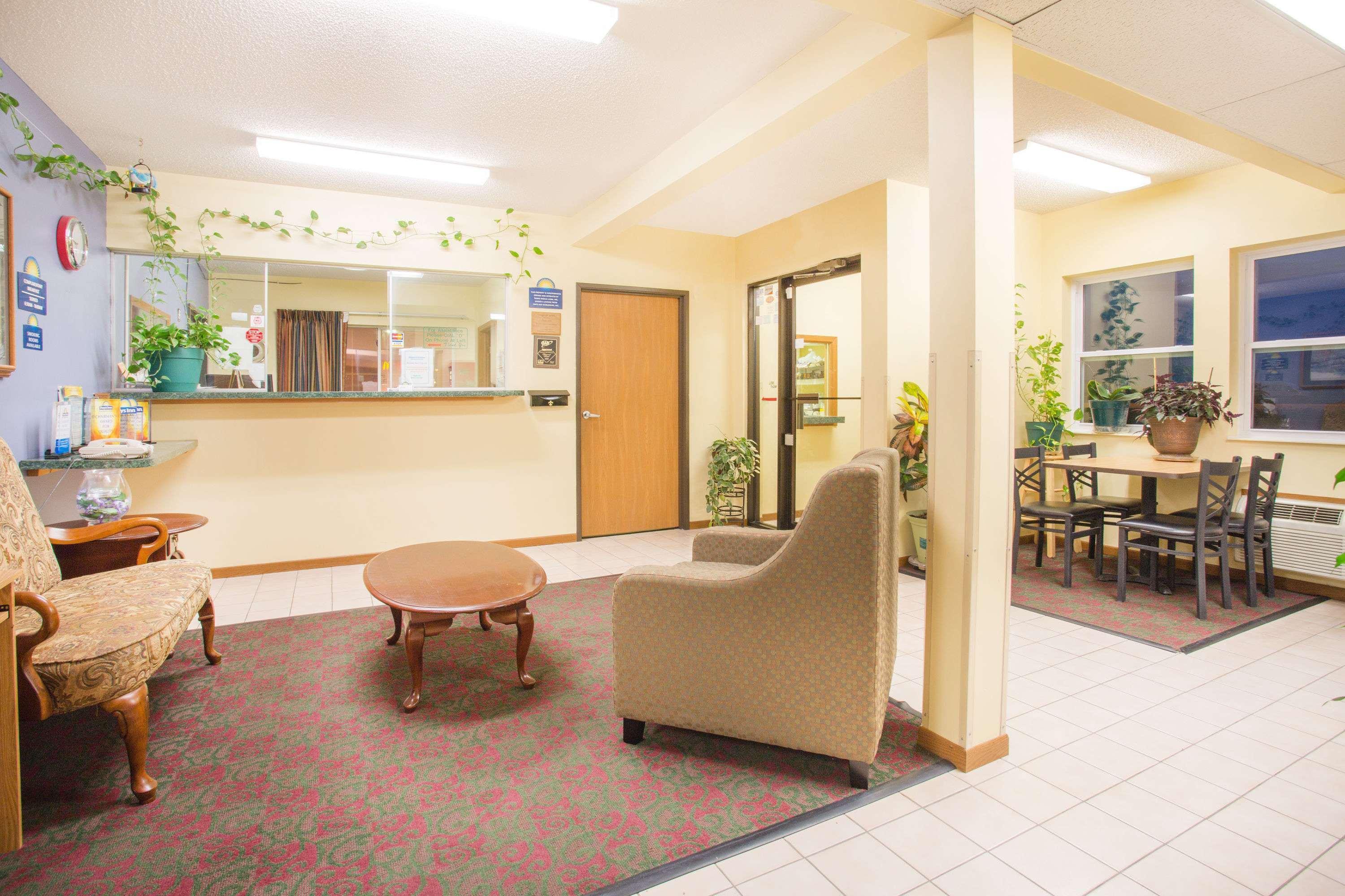 Days Inn By Wyndham Lexington Ne Εξωτερικό φωτογραφία