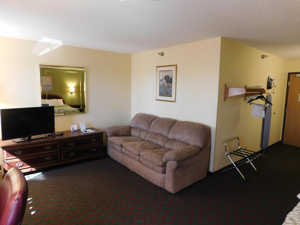 Days Inn By Wyndham Lexington Ne Εξωτερικό φωτογραφία