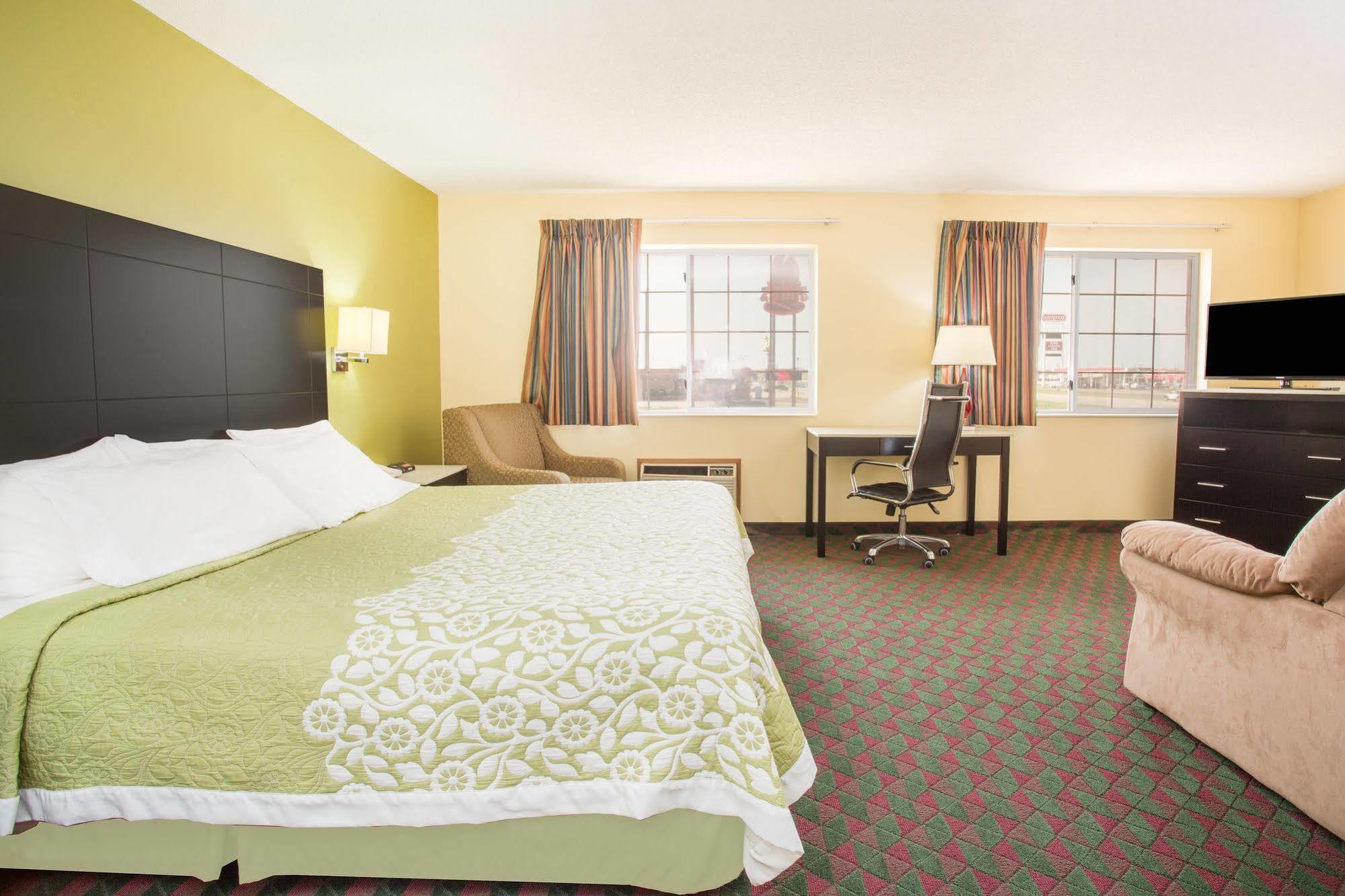 Days Inn By Wyndham Lexington Ne Εξωτερικό φωτογραφία