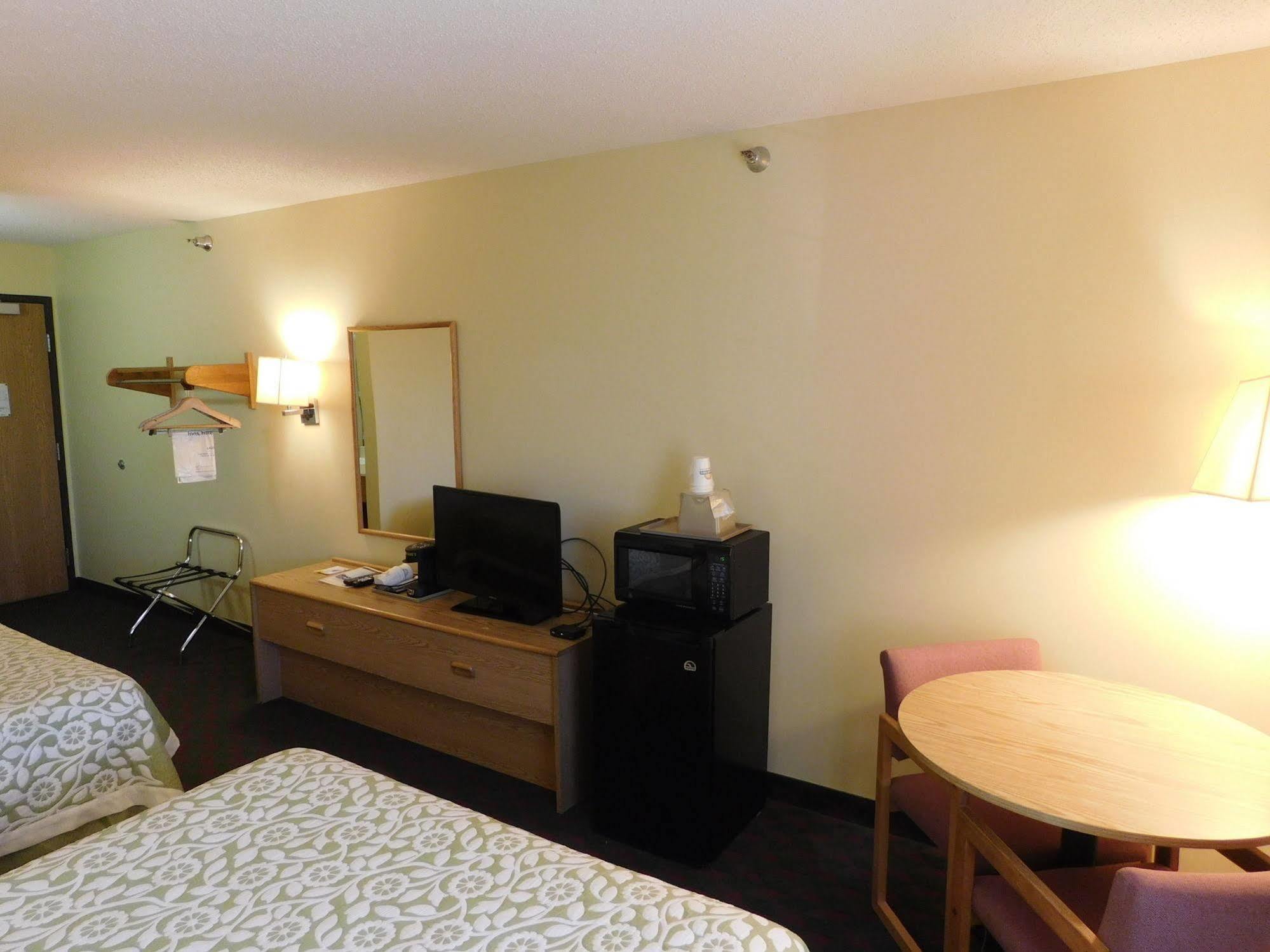 Days Inn By Wyndham Lexington Ne Εξωτερικό φωτογραφία