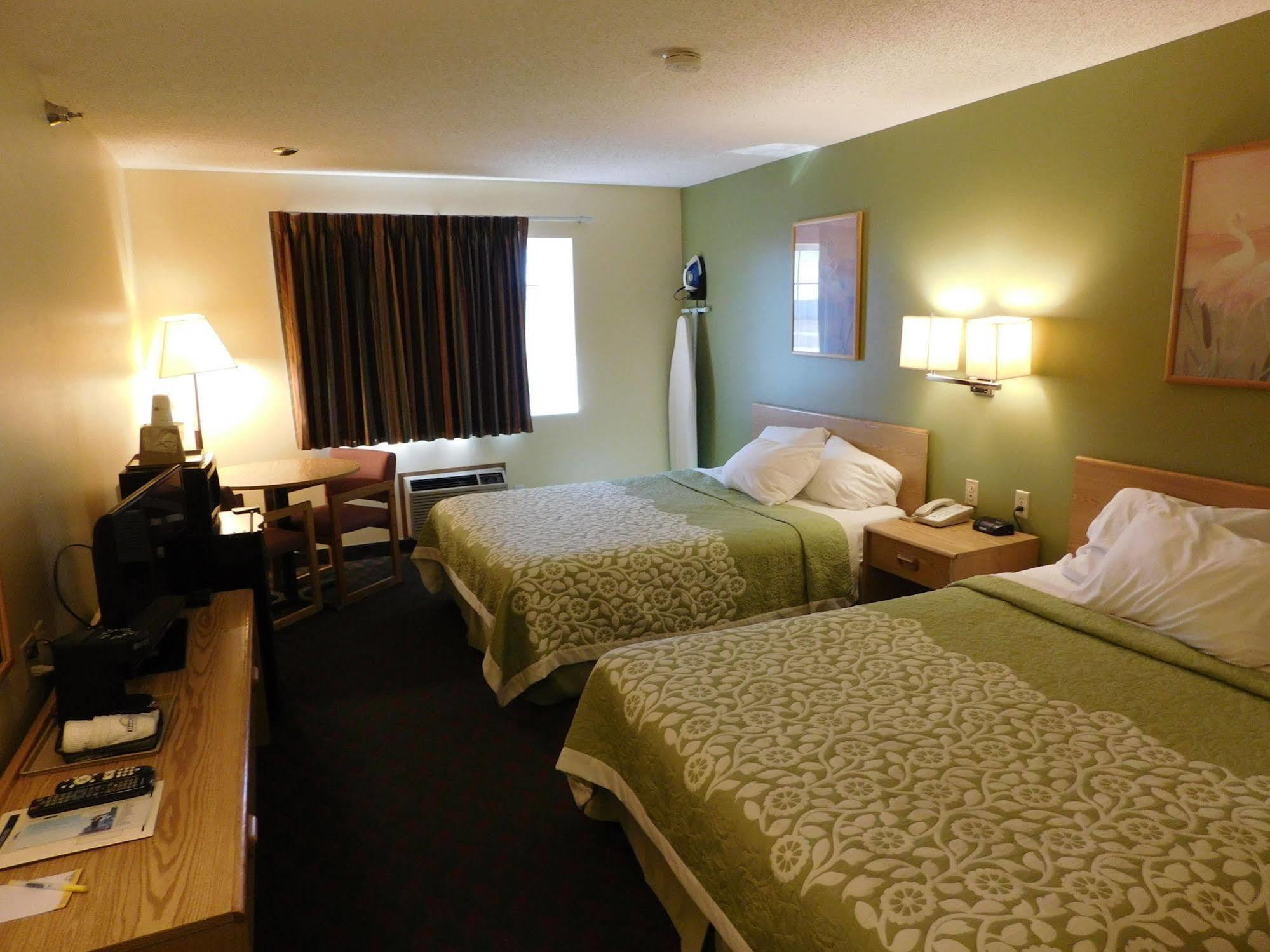 Days Inn By Wyndham Lexington Ne Εξωτερικό φωτογραφία