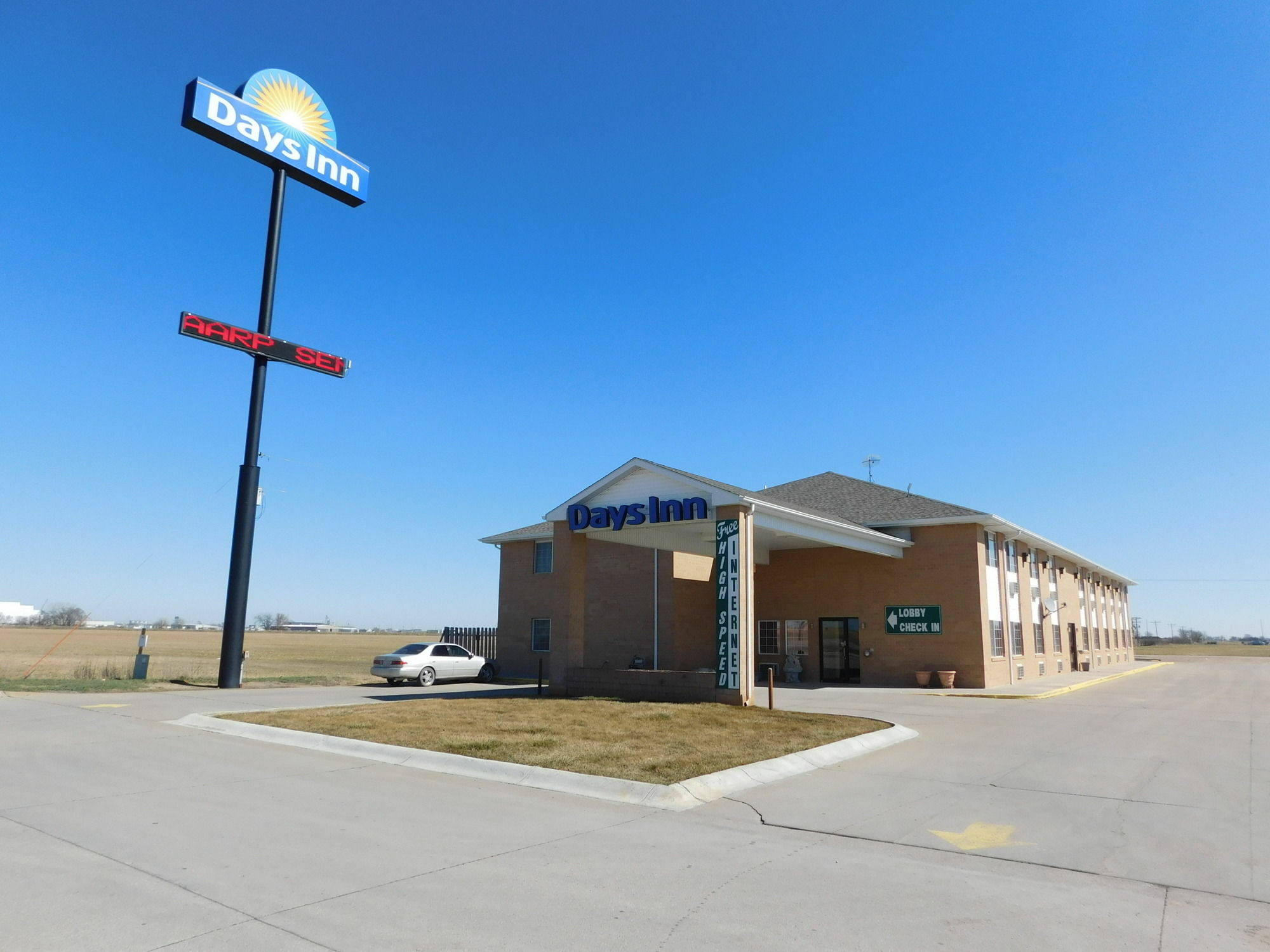 Days Inn By Wyndham Lexington Ne Εξωτερικό φωτογραφία