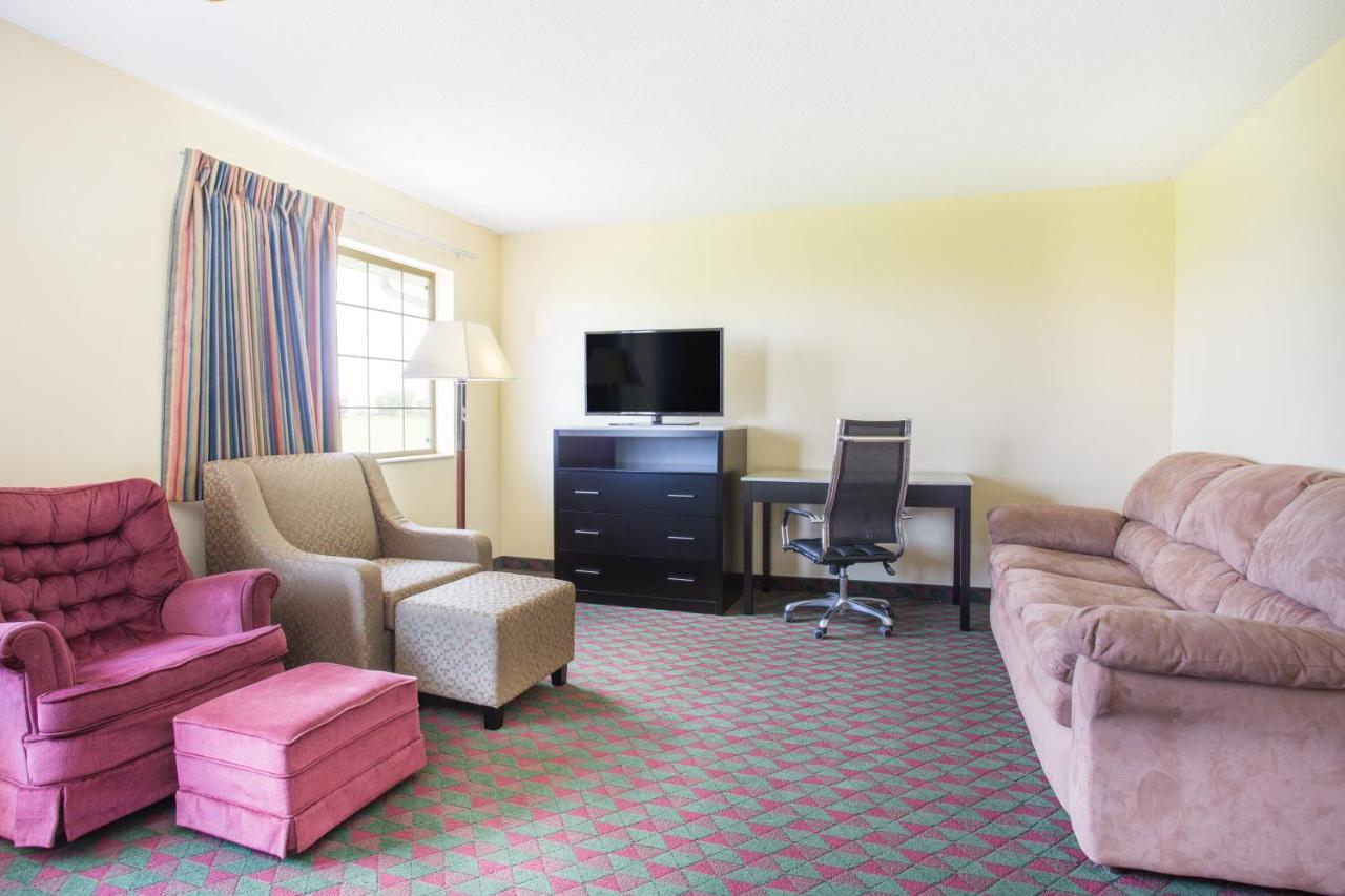 Days Inn By Wyndham Lexington Ne Εξωτερικό φωτογραφία